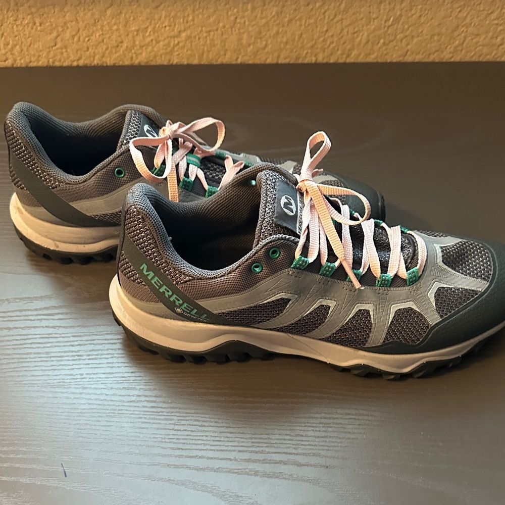 Merrell Women's Gray and Teal Trail Hiking Sneakers Fiery Gor-Tex Size 10 - Picture 2 of 5